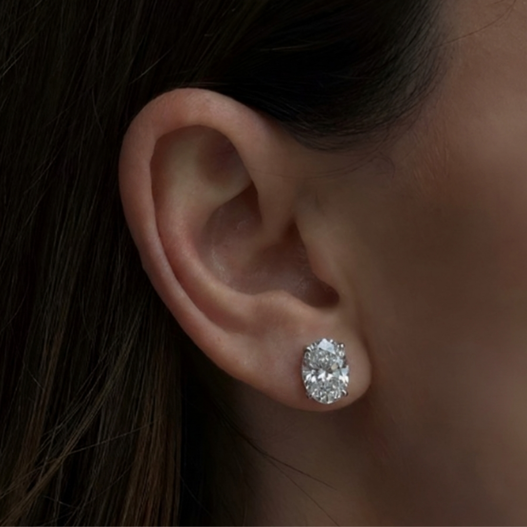 il Ovale Stud 2 Carat