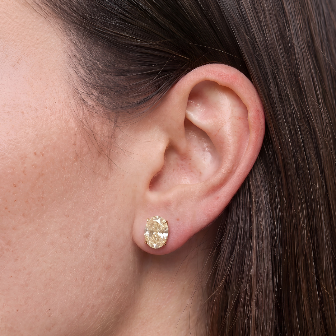 Luce Oval Stud 1 & 4 Carat