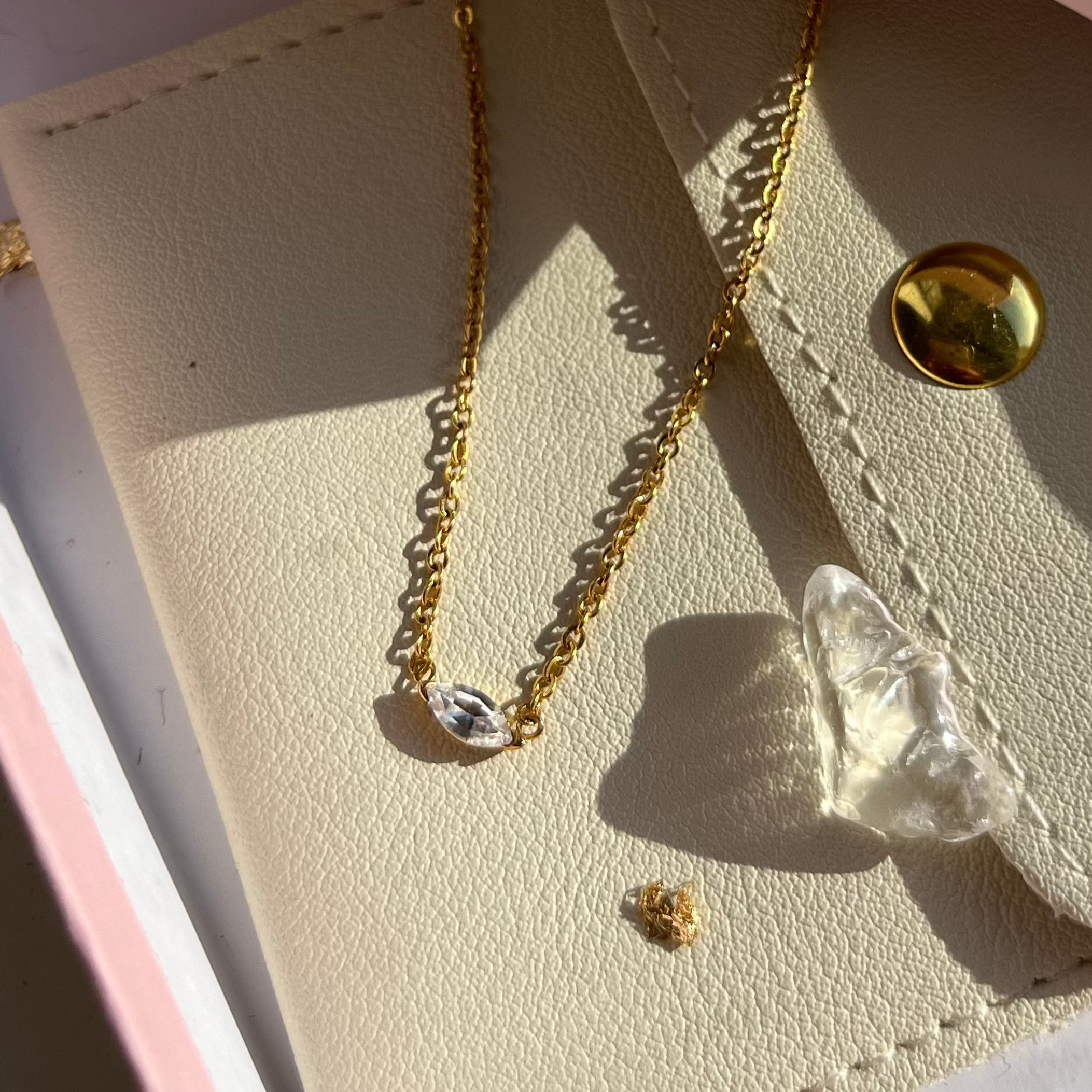 Salud (health & motivation) Necklace