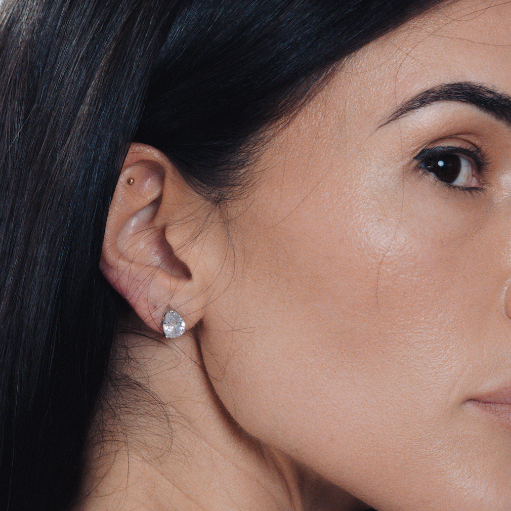 la Pera Stud 2 Carat