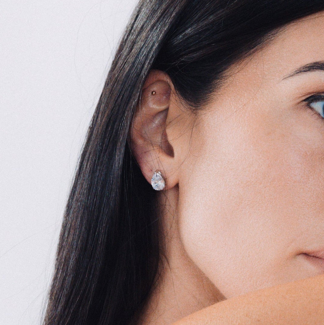 la Pera Stud 2 Carat